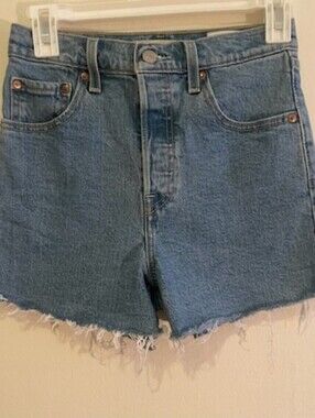 Levi's Ribcage Shorts EUC Raw Hem Button Fly High Rise 25 Medium Wash Stretch